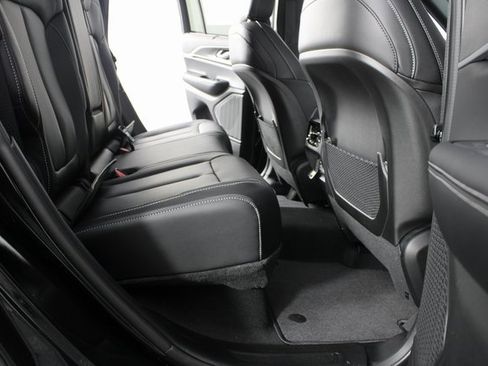 New 2025 Jeep Grand Cherokee Limited image 24