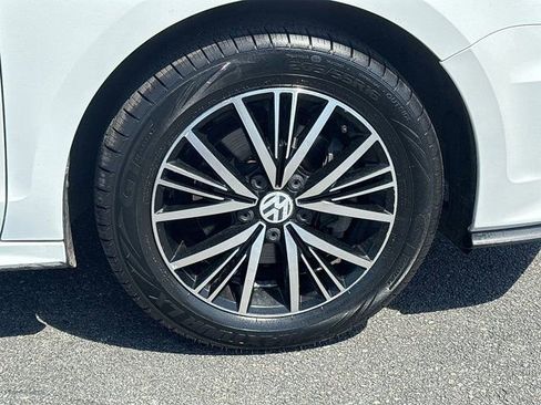 Used 2018 Volkswagen Jetta Wolfsburg Edition FWD image 11