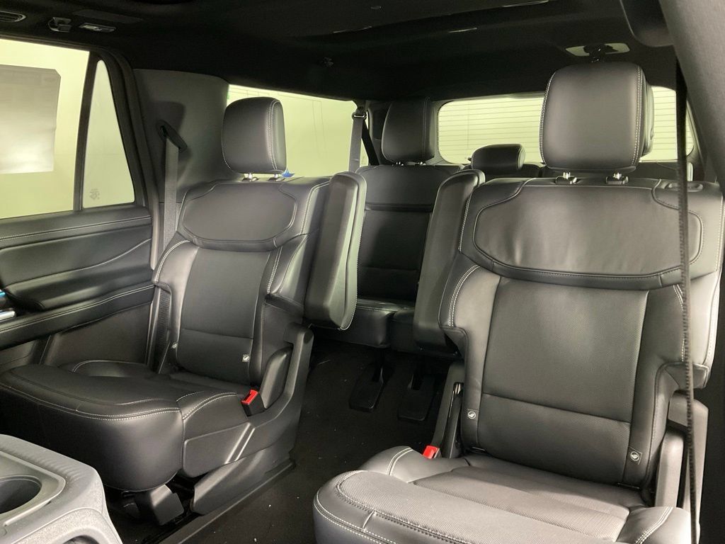 New 2027 Ford Expedition Max Platinum w/ Stealth Performance Package AWD/4WD image 16