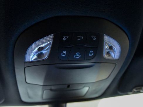 Used 2025 Chrysler Pacifica Select FWD image 31