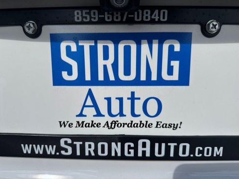 Used 2024 GMC Terrain SLT AWD/4WD image 19