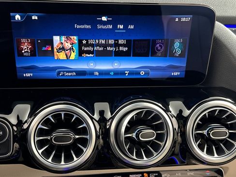 Certified 2025 Mercedes-Benz GLA 250 4MATIC image 21