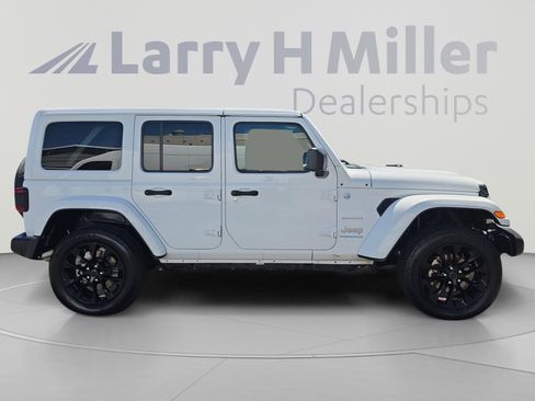 Used 2024 Jeep Wrangler Unlimited Sahara AWD/4WD image 6