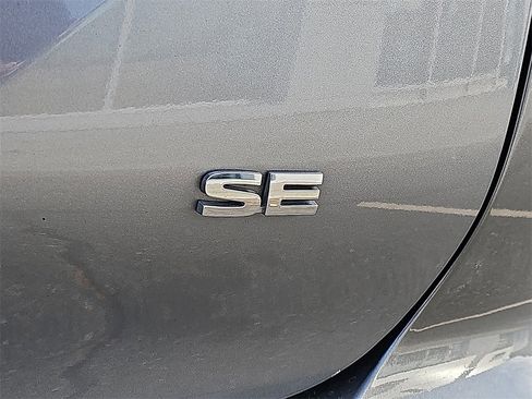 Used 2024 Mitsubishi Outlander SE image 34