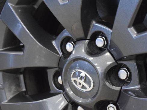 Used 2020 Toyota Tacoma SR5 image 16