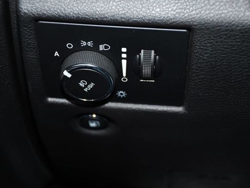 Used 2019 Jeep Grand Cherokee Altitude image 30