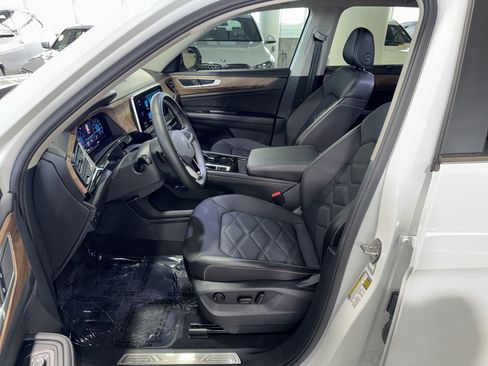 Used 2024 Volkswagen Atlas SE FWD image 20