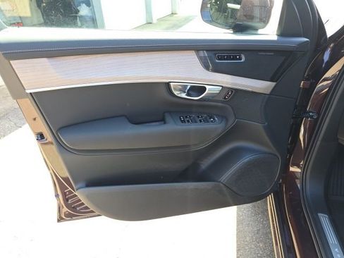 New 2026 Volvo XC90 B5 Plus w/ Protection Package Premier AWD/4WD image 23
