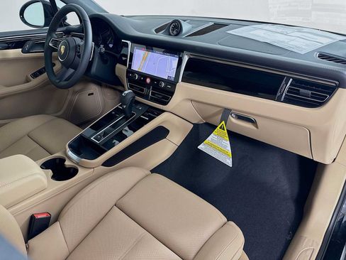 New 2026 Porsche Macan AWD/4WD image 30
