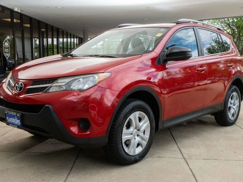 Used 2014 Toyota RAV4 LE AWD/4WD image 3