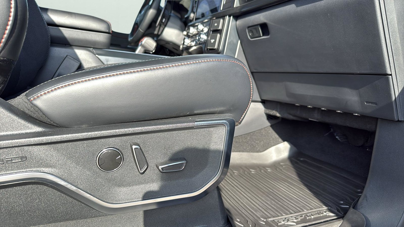 Used 2024 Ford F150 Raptor AWD/4WD image 37
