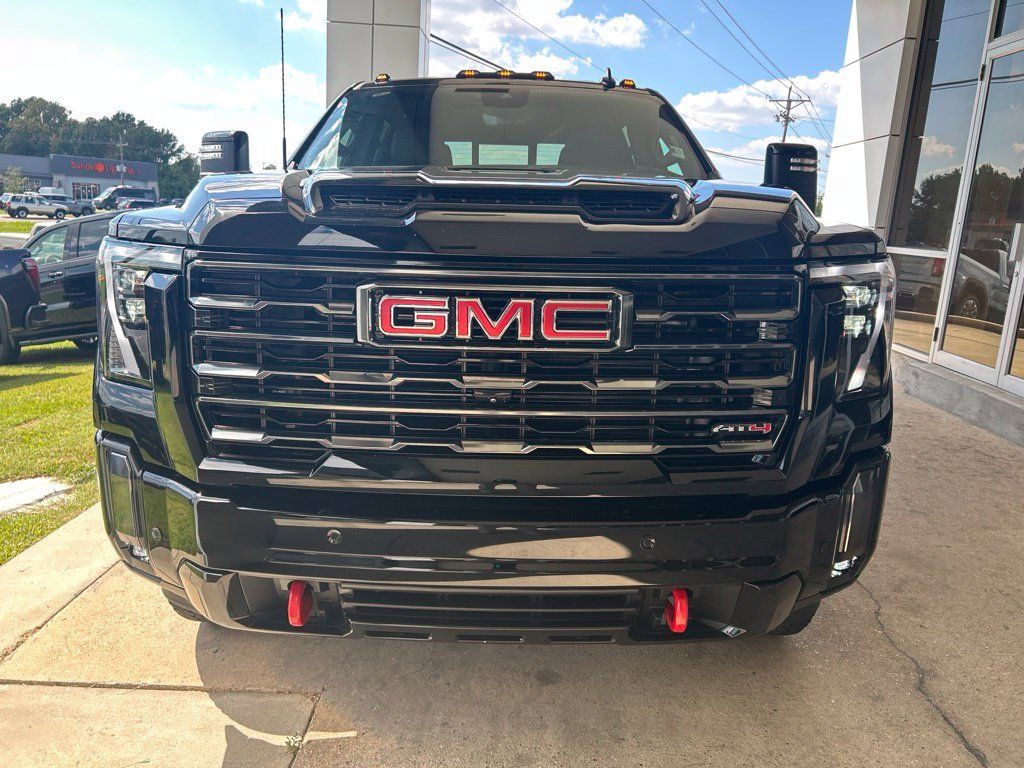 Used 2024 GMC Sierra 2500 AT4 w/ AT4 Premium Plus Package AWD/4WD image 3