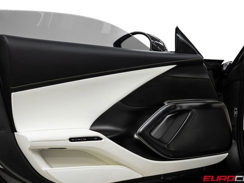 Used 2025 Ferrari 12Cilindri RWD image 30