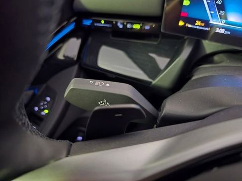 New 2025 BMW 530i xDrive 530i xDrive w/ Premium Package image 18