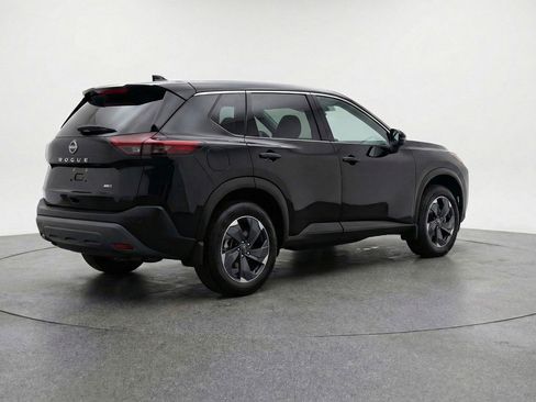 Used 2025 Nissan Rogue SV AWD/4WD image 9