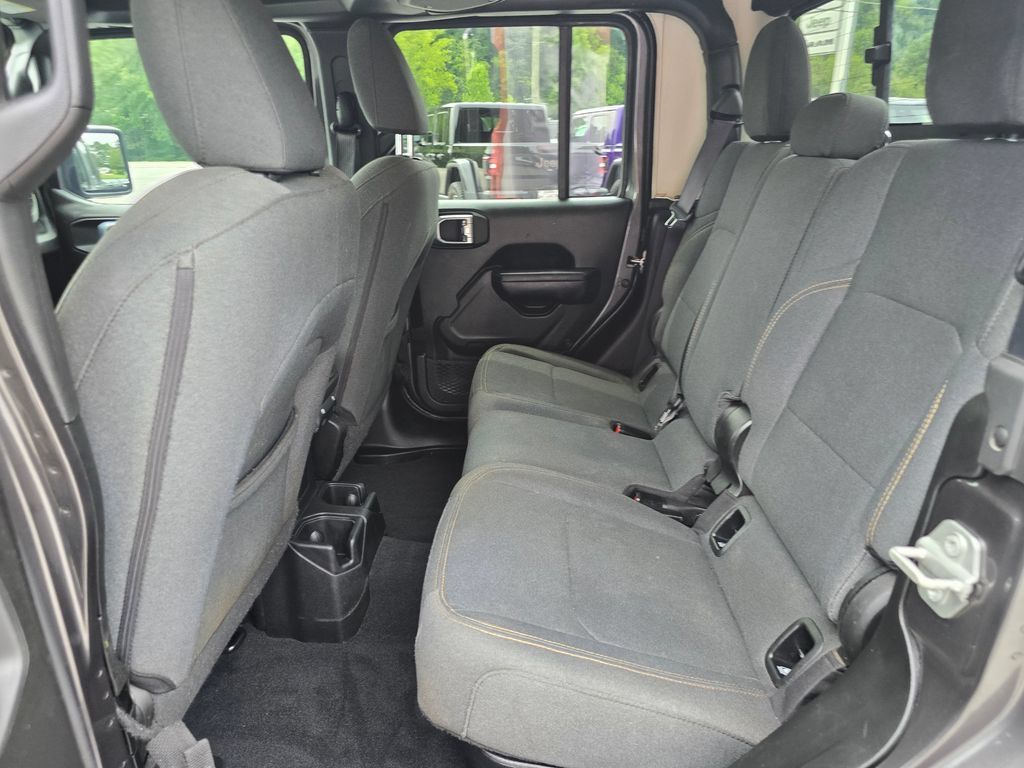 Used 2024 Jeep Gladiator Sport AWD/4WD image 10