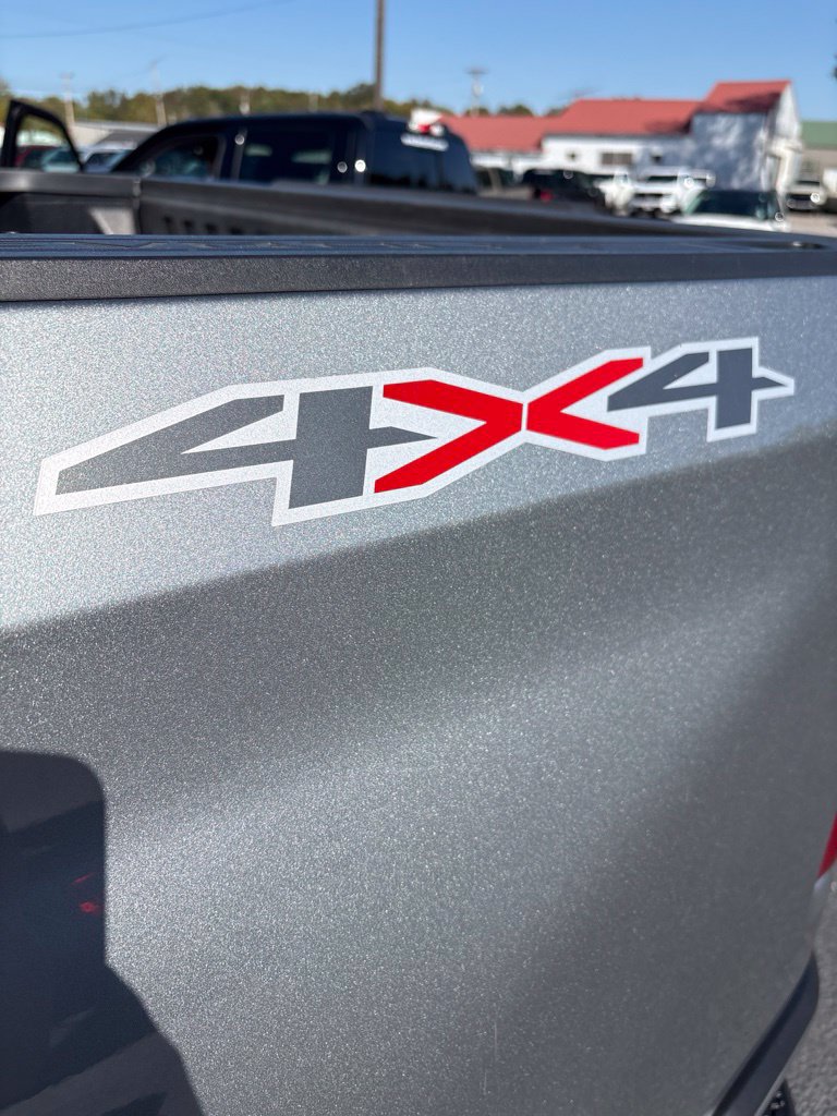 Used 2025 Chevrolet Silverado 1500 LT AWD/4WD image 8