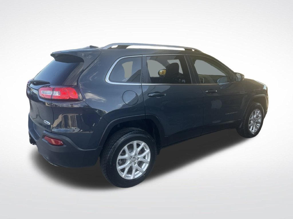 Used 2018 Jeep Cherokee Latitude Plus w/ Comfort/Convenience Group AWD/4WD image 48