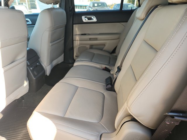 Used 2014 Ford Explorer XLT w/ Equipment Group 202A AWD/4WD image 5