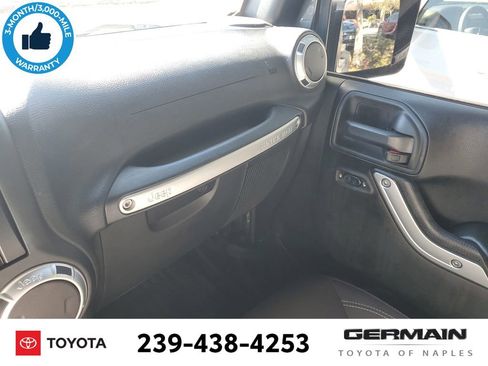 Used 2018 Jeep Wrangler Unlimited Sahara w/ Connectivity Group image 35