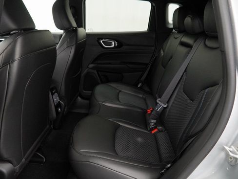 New 2026 Jeep Compass Latitude image 17