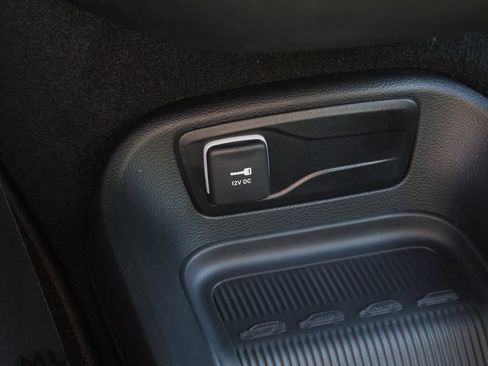 New 2027 Chrysler Pacifica Select FWD image 38
