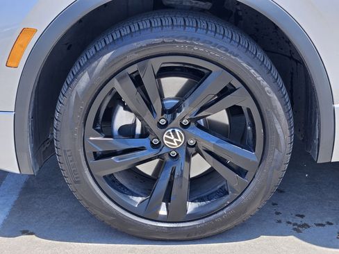 Used 2024 Volkswagen Tiguan SE R-Line AWD/4WD image 14