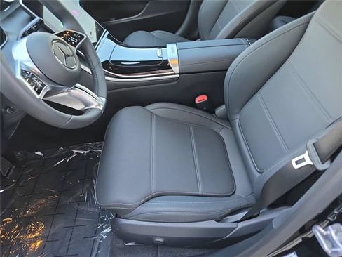 Certified 2026 Mercedes-Benz C 300 4MATIC Sedan image 23
