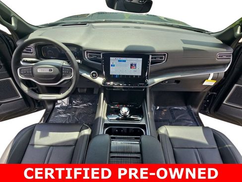 Used 2023 Jeep Wagoneer Series III w/ Preferred Equipment Group image 38