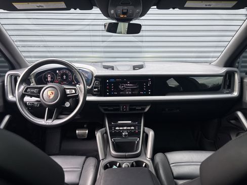 Certified 2024 Porsche Cayenne S image 11