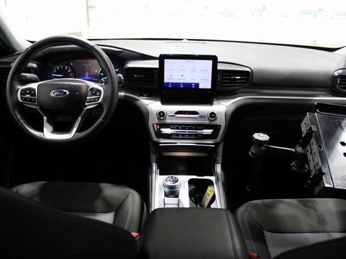 Used 2023 Ford Explorer XLT image 17