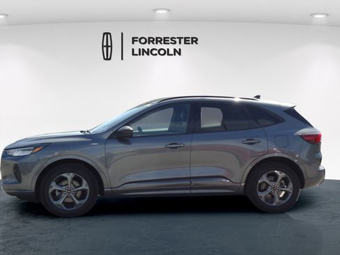 Used 2023 Ford Escape ST-Line w/ Tech Pack #1 AWD/4WD image 6