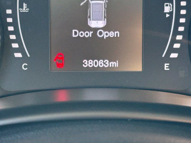 Used 2023 Jeep Renegade Latitude AWD/4WD image 4