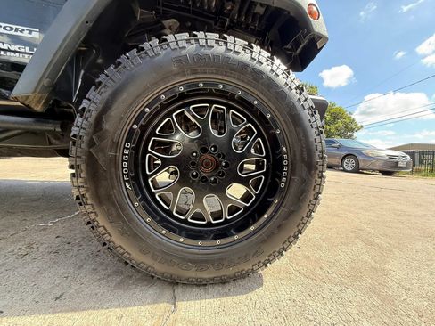 Used 2017 Jeep Wrangler Unlimited Sport w/ Quick Order Package 24S AWD/4WD image 27