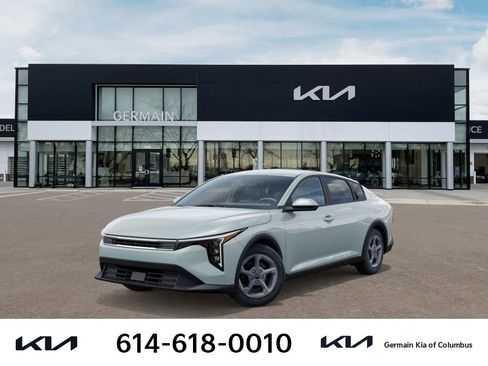New 2025 Kia K4 LXS image 1