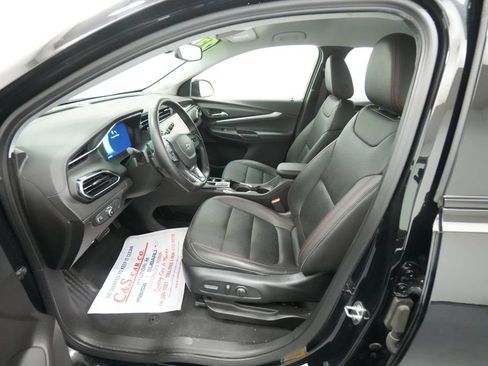 Used 2023 Chevrolet Bolt EUV LT w/ Convenience Package FWD image 17