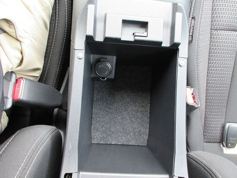 Used 2024 Subaru Outback Premium image 27