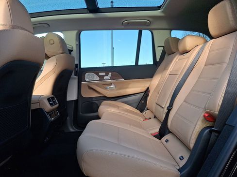New 2026 Mercedes-Benz GLS 450 4MATIC image 6