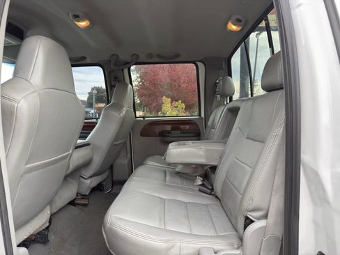 Used 2005 Ford F350 Lariat image 7