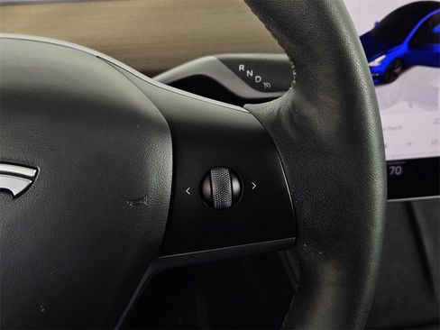Used 2023 Tesla Model 3 Standard Range image 18
