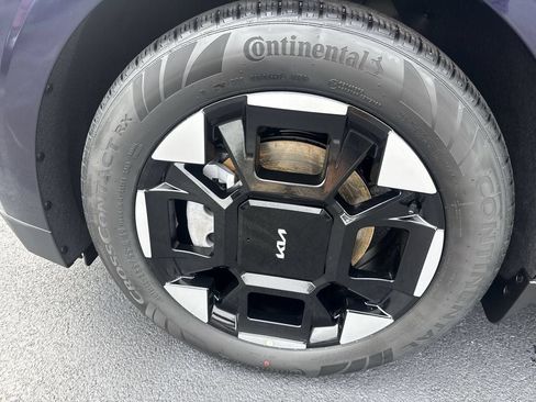 New 2026 Kia Carnival EX FWD image 8