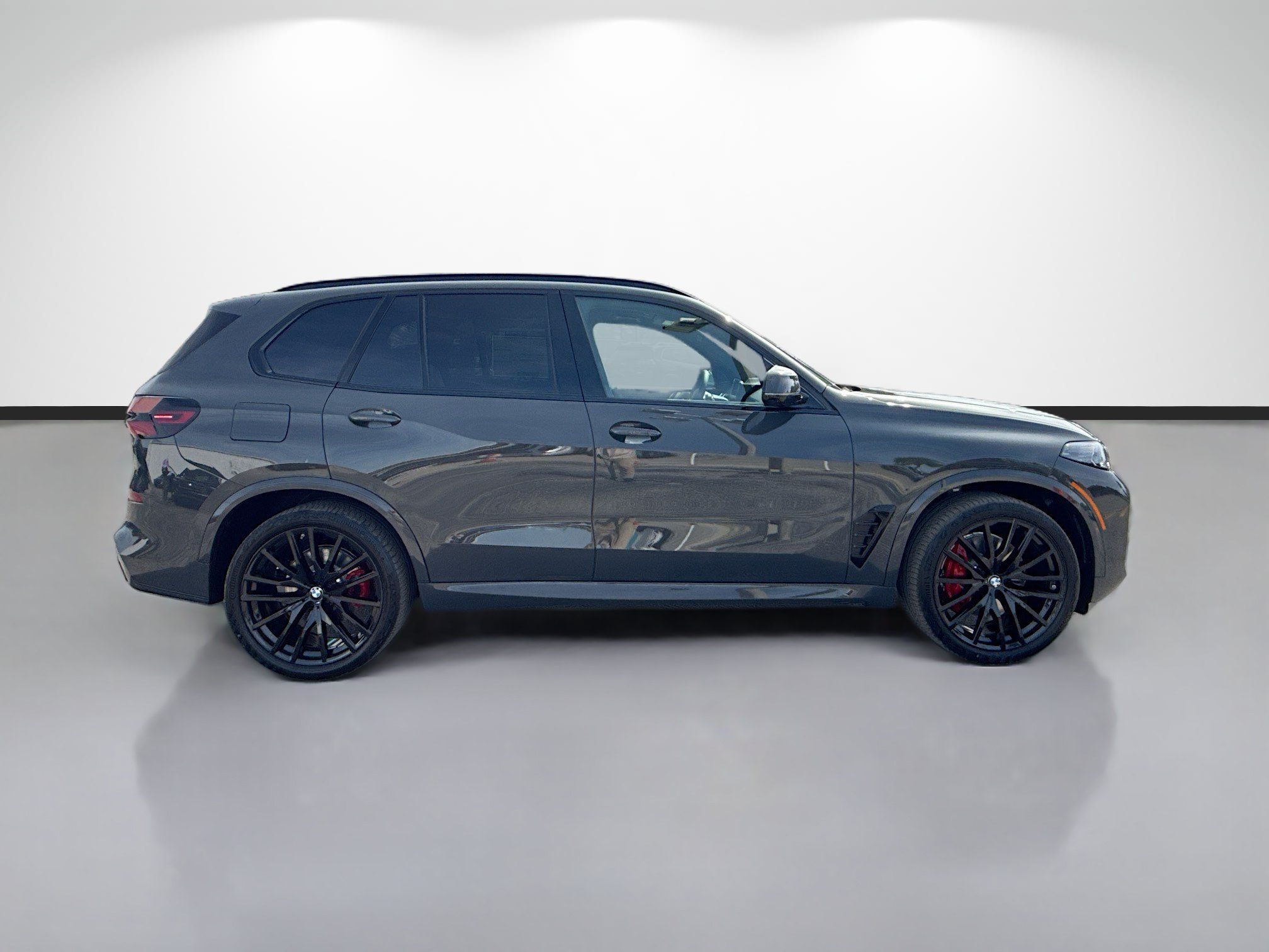 New 2026 BMW X5 sDrive40i w/ M Sport Package RWD image 2