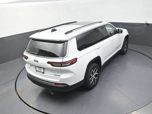 Used 2023 Jeep Grand Cherokee L Limited w/ Trailer Tow Group (B) AWD/4WD image 18