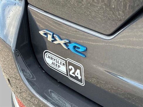 Used 2023 Jeep Grand Cherokee 4xe w/ Luxury Tech Group II image 11