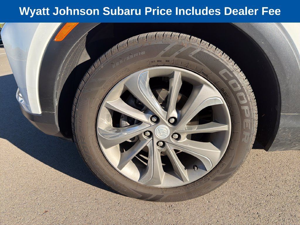 Used 2022 Buick Encore GX Essence w/ Experience Buick Package FWD image 2