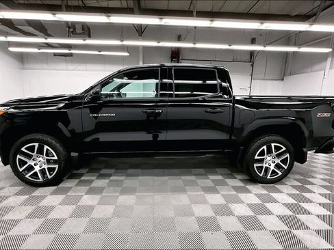 Used 2024 Chevrolet Colorado Z71 w/ Z71 Convenience Package 2 AWD/4WD image 14