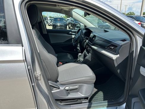 Certified 2024 Volkswagen Taos SE w/ Panoramic Sunroof Package FWD image 39