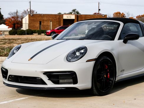 Used 2023 Porsche 911 Targa 4 GTS image 4