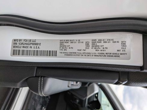 Used 2023 Jeep Grand Cherokee Altitude AWD/4WD image 37