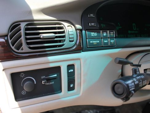 Used 1999 Cadillac De Ville D'Elegance FWD image 13